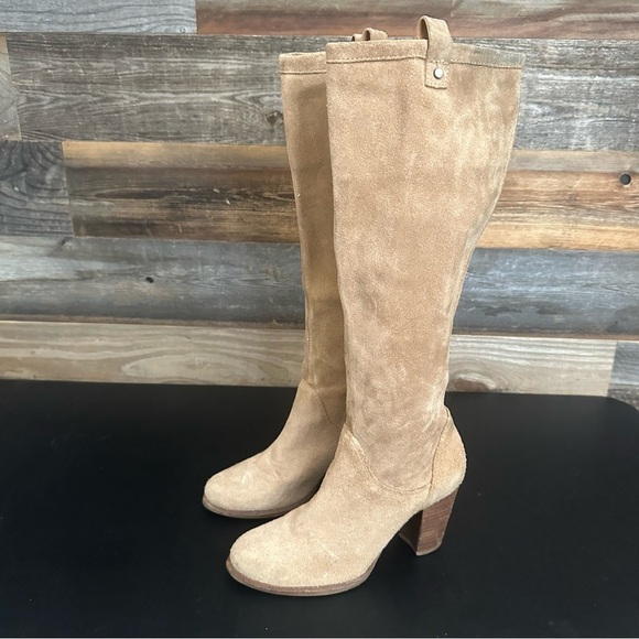 UGG Ava Tall Suede Light Brown Knee High Block Heel Boots Womens Size 7 - Picture 1 of 15